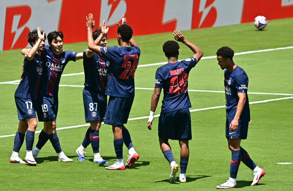 Les joueurs du PSG vainqueurs de l'Atletico Madrid en ouverture de la Coupe du monde des clubs