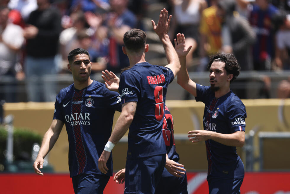 Les joueurs du PSG célèbrent l'ouverture du score contre l'Atletico Madrid