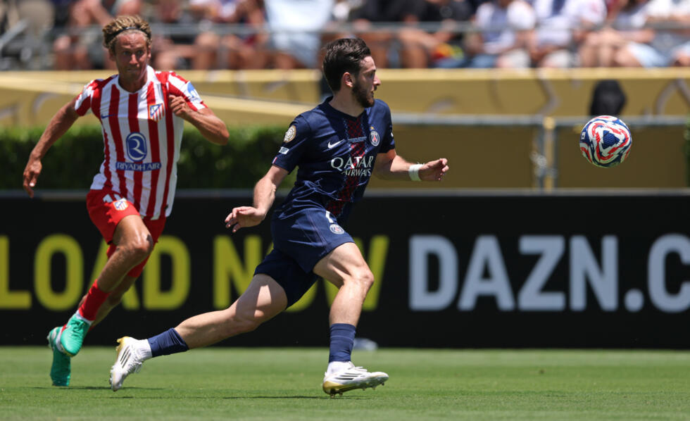 Kvicha Kvaratskhelia double passeur pour Paris contre l'Atletico Madrid