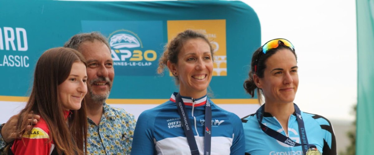 Emilie Gral lors de la course de paracyclisme dans le Gard