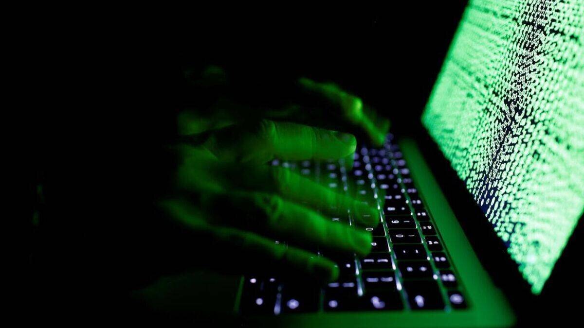 Police lors de l’opération contre le darknet