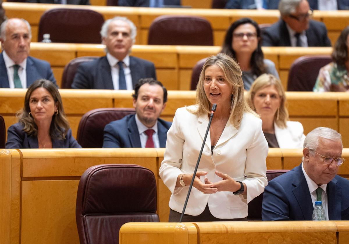 Alicia García, porte-parole du PP au Sénat, lors d'une question de contrôle à Montero