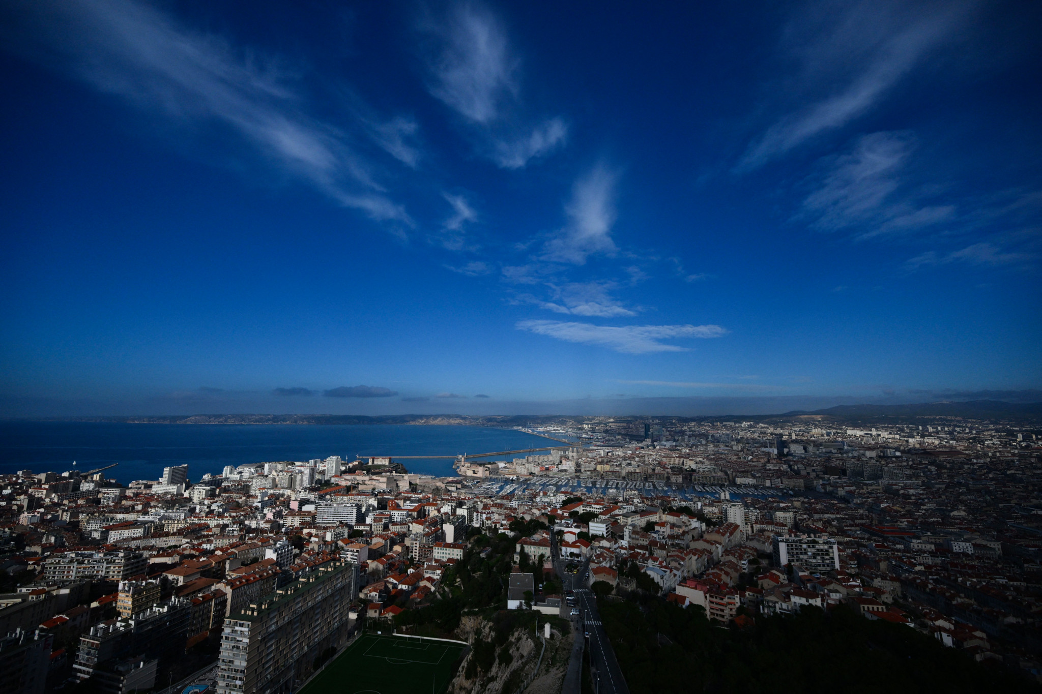Vue de Marseille avec la Basilique Notre-Dame de la Garde