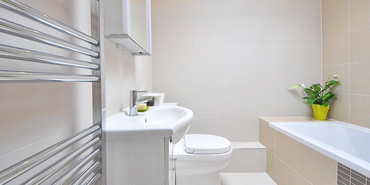 Salle de bain où la victime a été retrouvée inconsciente