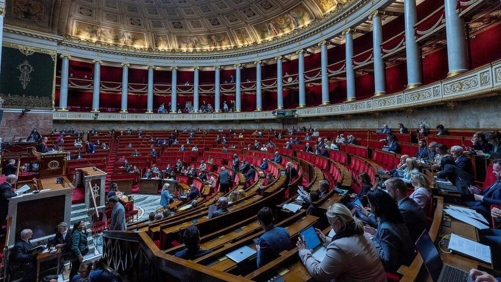 L'Assemblée nationale et le Sénat français, lors du débat sur la réforme du viol