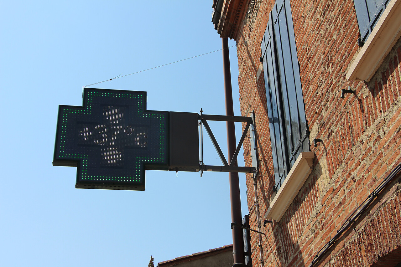 Thermomètre indiquant une forte chaleur à Toulouse