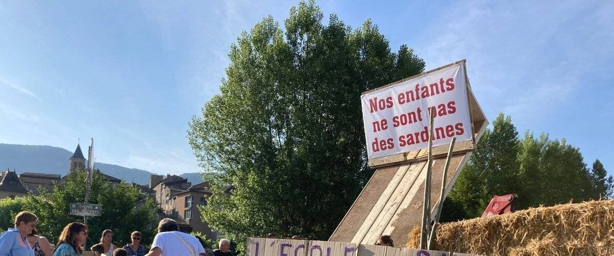 L'école de Saint-Georges de Luzençon en zone rurale