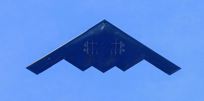 Les bombardiers B-2 sont capables de transporter une bombe anti-bunker de 13 tonnes.