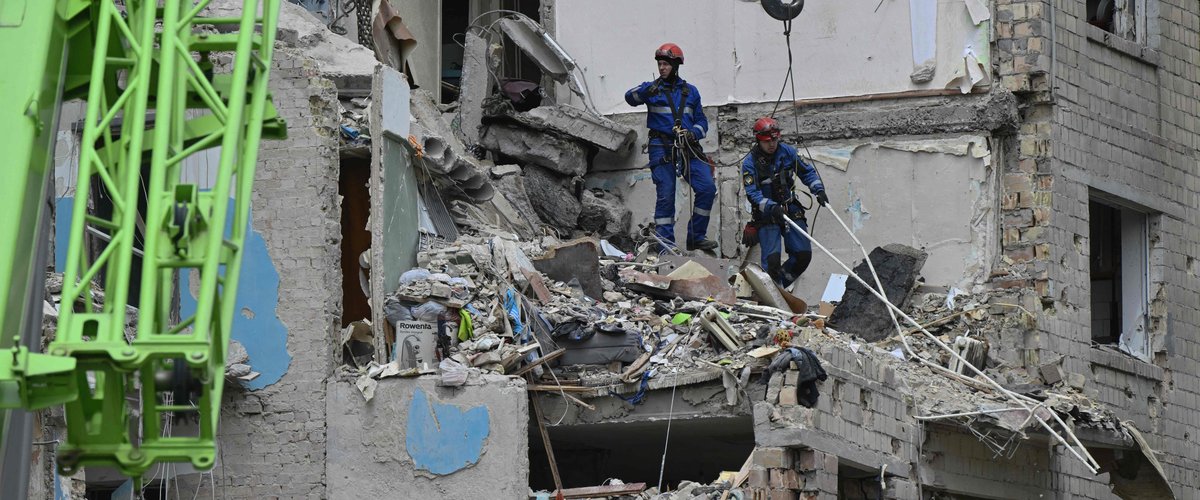 Ville de Kherson endommagée par les attaques russes