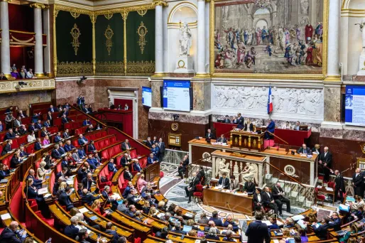 La porte-parole du gouvernement n'écarte pas la piste d'une 'année blanche' pour le budget 2026