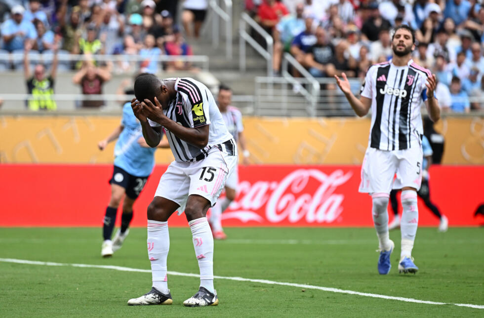 Le défenseur français de la Juventus Turin Pierre Kalulu après son contre-son-camp face à Manchester City en phase de groupes du Mondial des clubs à Orlando (Floride) le 26 juin 2025
