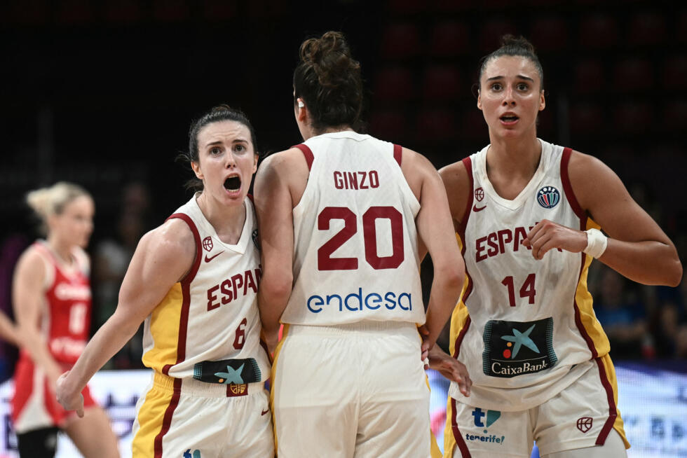 Raquel Carrera et ses coéquipières lors du quart de finale