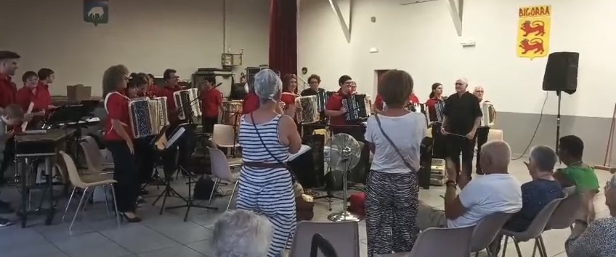 Spectacle musical de l’Accordéon Club à Azereix