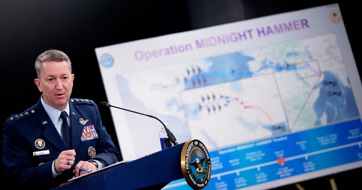 Le président de l'état-major interarmées, le général Dan Caine, discute des détails de l'opération 'Midnight hammer' lors d'une conférence de presse au Pentagone le 22 juin 2025 à Arlington, en Virginie.