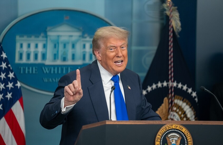 Trump promet de lever les sanctions contre l'Iran si Téhéran adopte une approche pacifique.