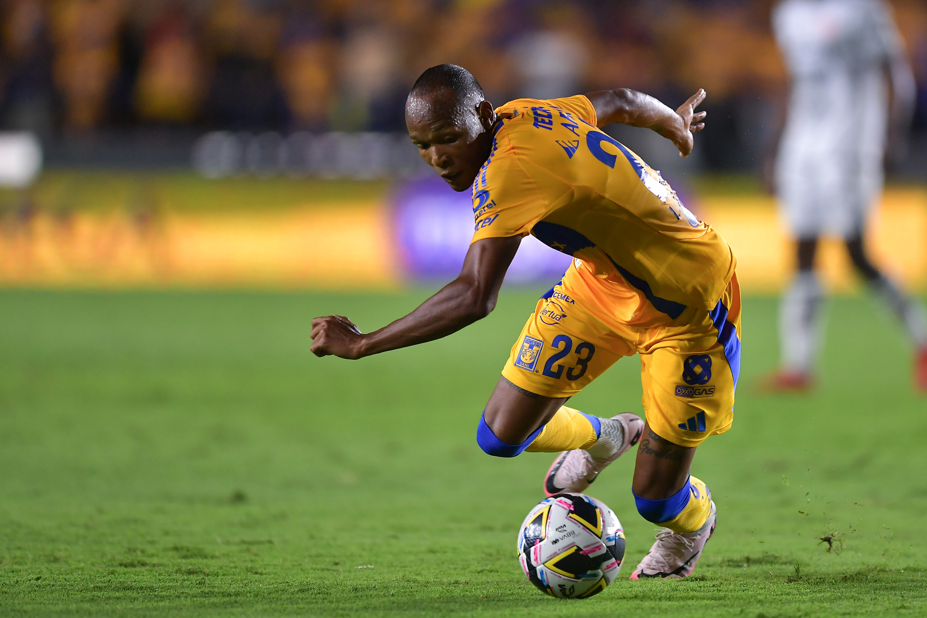 Luis Quiñones quitte Tigres