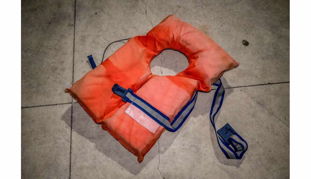 Passagers d'un navire sur le littoral de la Manche