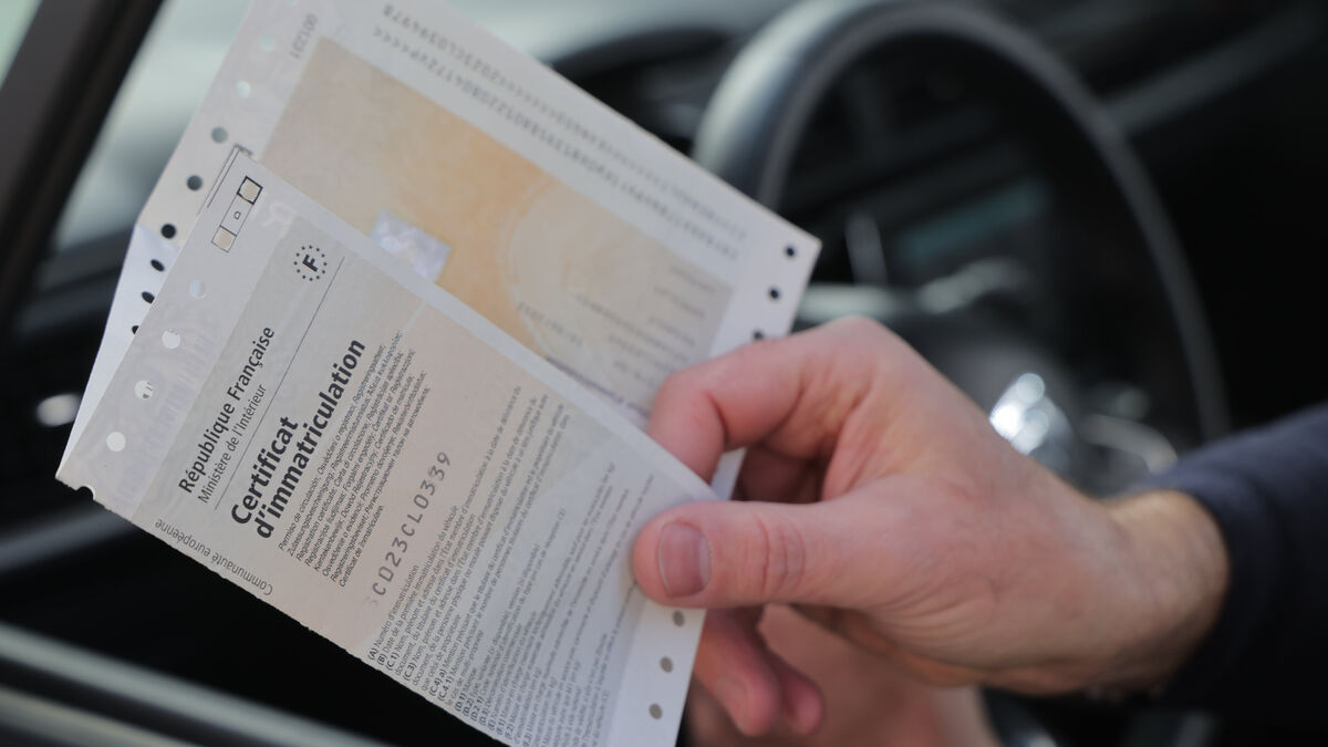 Carte grise numérique sur smartphone