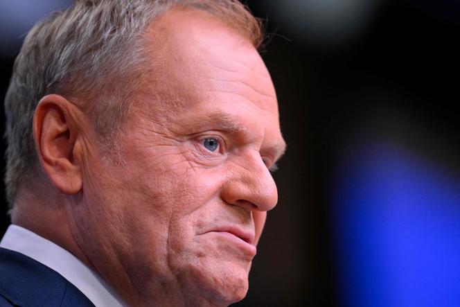 Le premier ministre pro-européen Doland Tusk, artisan d’un durcissement de la politique migratoire polonaise, à Bruxelles, le 26 juin 2025.