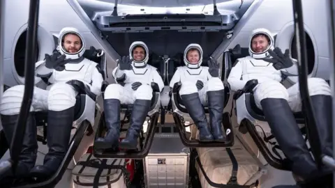 L'équipage multinationale d'Axiom Space pendant l'entraînement