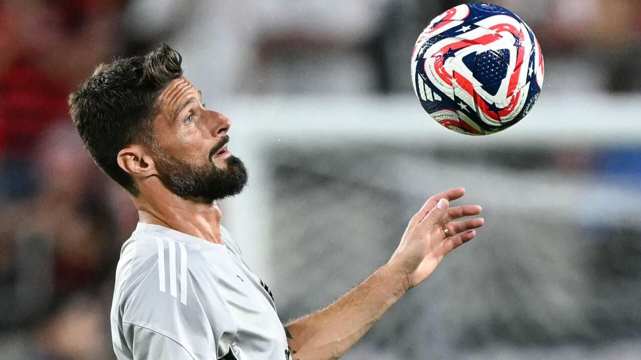 L'attaquant français Olivier Giroud, qui s'est engagé pour une saison avec Lille, lors de l'échauffement à la Coupe du monde des clubs sous les couleurs du Los Angeles FC, le 24 juin 2025