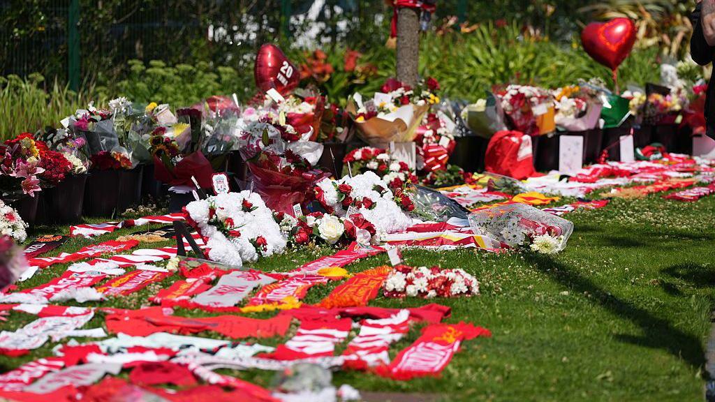 Hommages laissés par les fans à Anfield