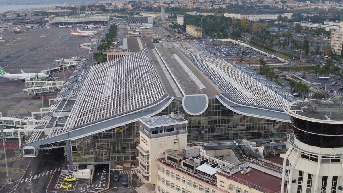 Aéroport de Nice en période de grève, avec peu de jets privés en vol