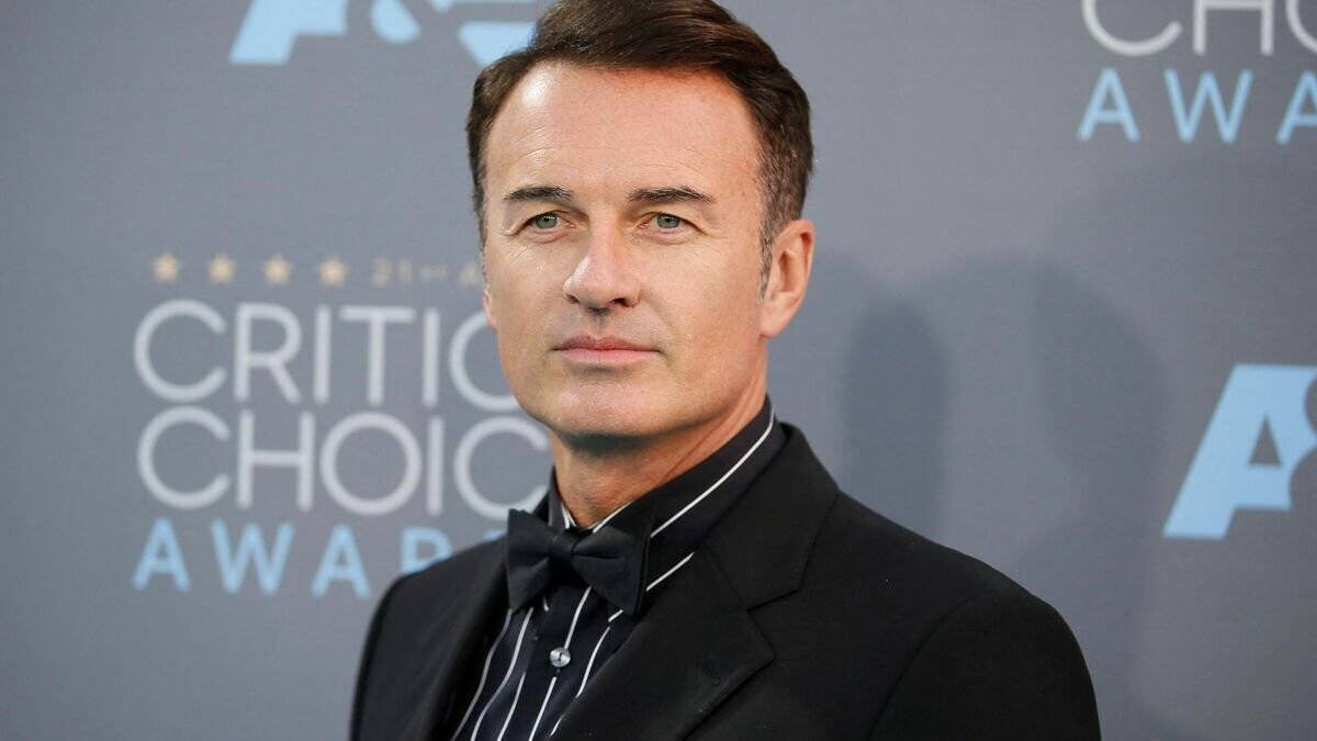 Julian McMahon lors de la première de la série 