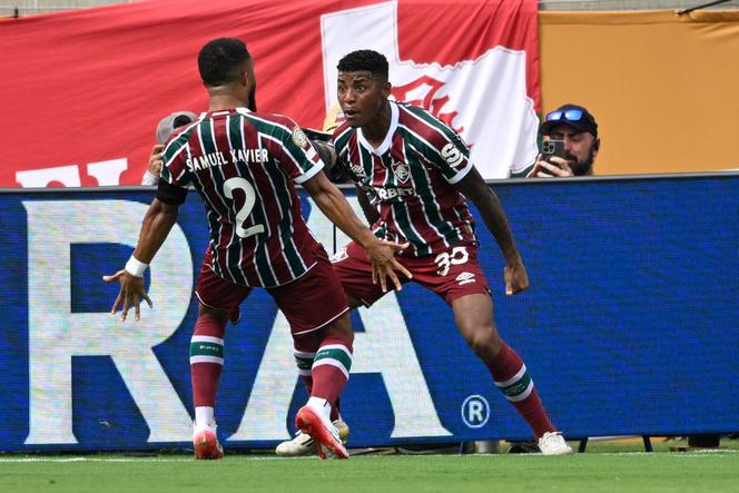 Le joueur de Fluminense, Samuel Xavier, célèbre avec Hercules le but décisif