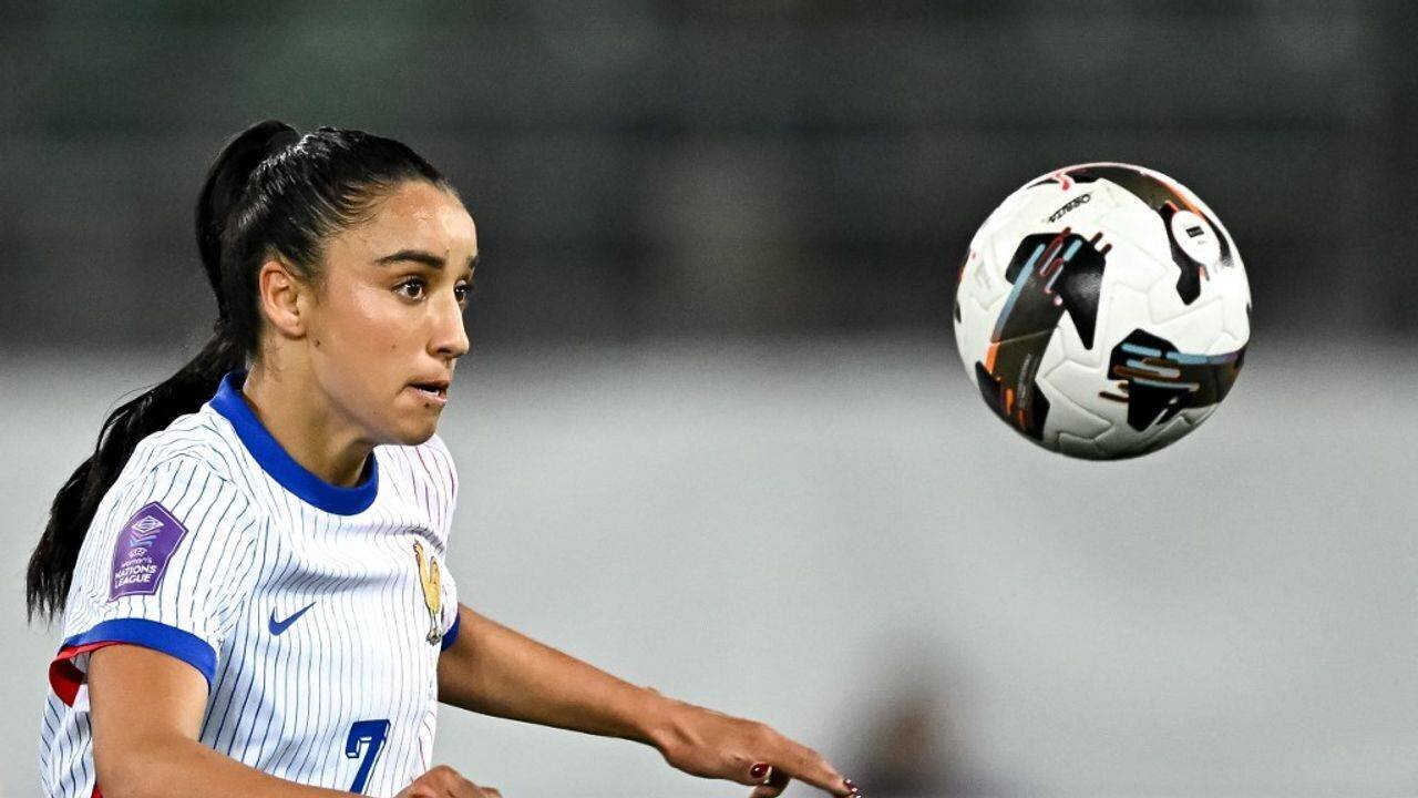 Sakina Karchaoui lors du match de l'équipe de France féminine de football