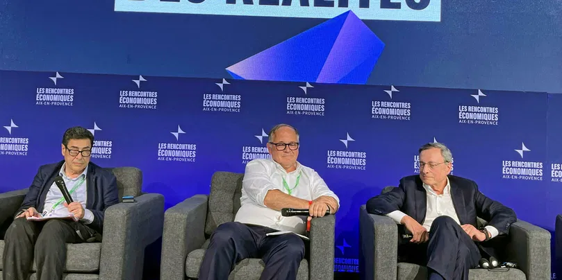 Phillipe Aghion, Benoît Cœuré et Mario Draghi le 5 juillet 2025 aux rencontres économiques d'Aix en Provence.