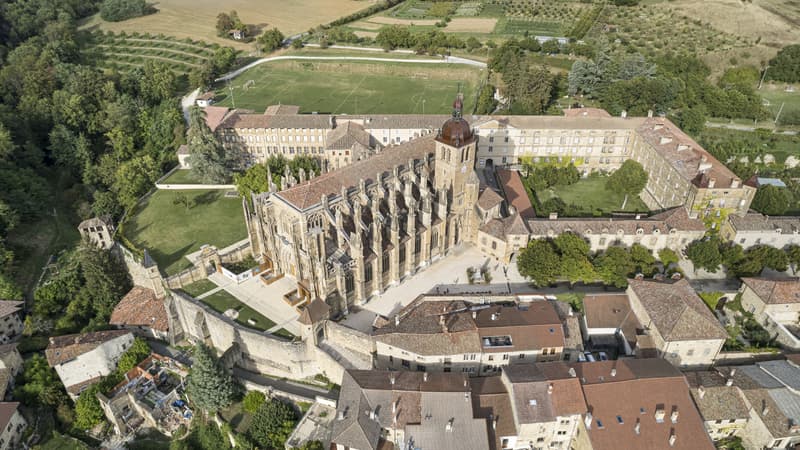 Le village de Saint-Antoine-l’Abbaye sacré 'village préféré des Français'