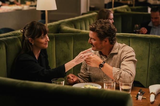 Dakota Johnson (Lucy) et Pedro Pascal (Harry) dans « Materialists », de Celine Song.