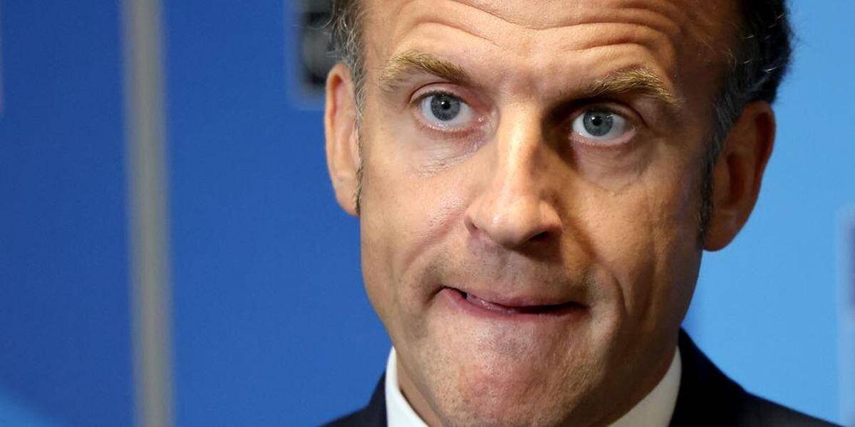 Emmanuel Macron à l'Élysée pendant la réunion sur l'entrisme des Frères musulmans