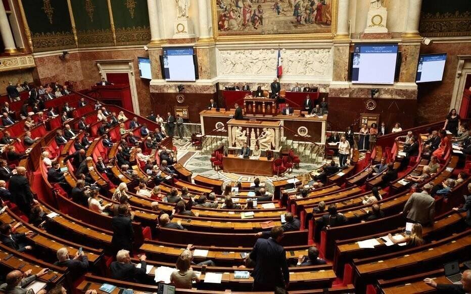 Députés et sénateurs en session lors de l’ultime semaine de travaux avant l'été.
