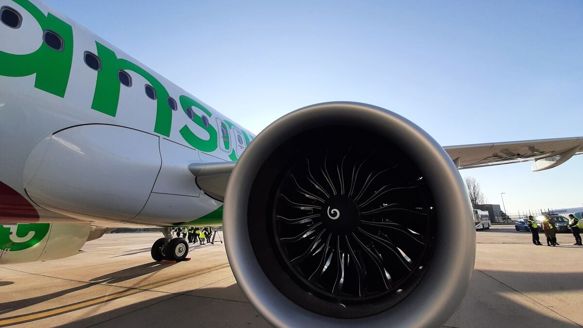 Moteur d'avion sur le tarmac lors d'un incident dramatique
