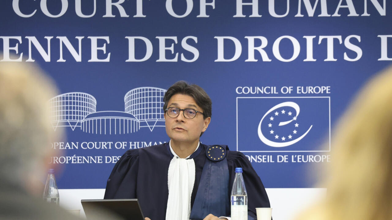 Le président de la Cour européenne des droits de l'Homme, Mattias Guyomar, s'exprime avant de rendre un arrêt contre la Russie.