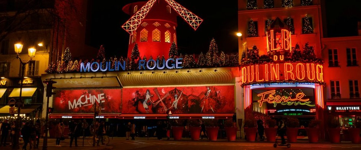 Les ailes du Moulin Rouge restaurées et prêtent à tourner