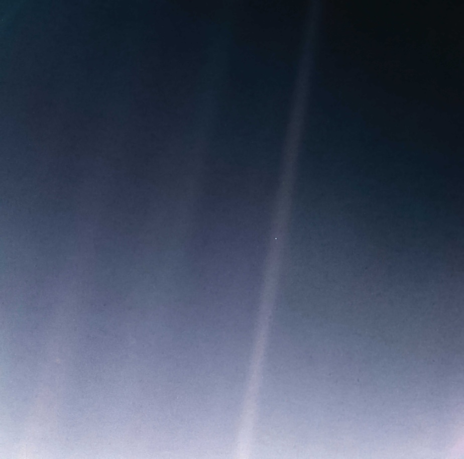 La Terre vue par Voyager 1 d’une distance de 6 milliards de kilomètres en 1990