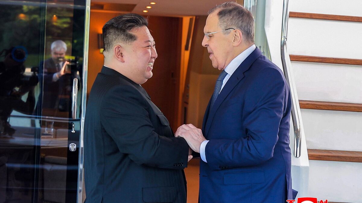 Kim Jong Un et Sergueï Lavrov lors de leur rencontre à Wonsan