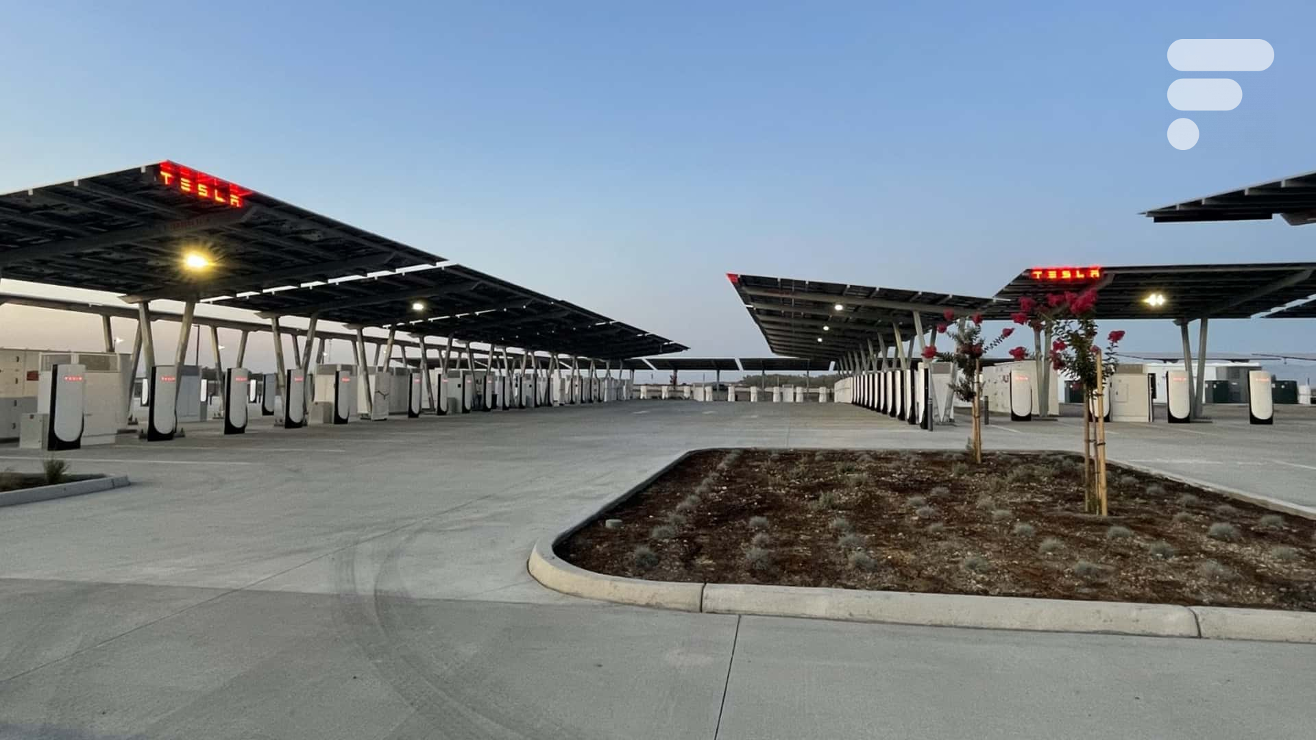 La plus grande station de recharge Tesla