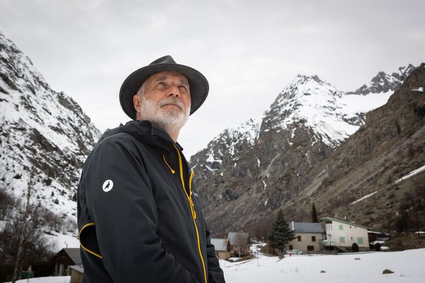 Jean-Marc Rochette, auteur de bande-dessinée, au hameau Les Etages, à Saint-Christophe-en-Oisans, le 17 mars 2024.