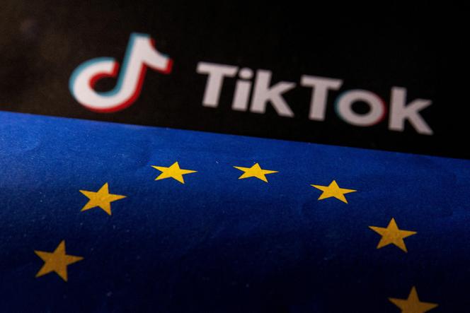 Le logo de TikTok et le drapeau de l’UE, le 2 juin 2023.