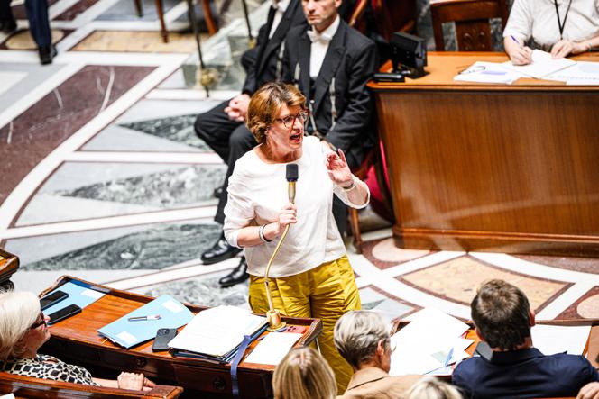 La ministre de l’agriculture et de la souveraineté alimentaire, Annie Genevard, prend la parole au sujet de la loi Duplomb lors de la séance des questions au gouvernement, à l’Assemblée nationale, à Paris, le 1ᵉʳ juillet 2025.