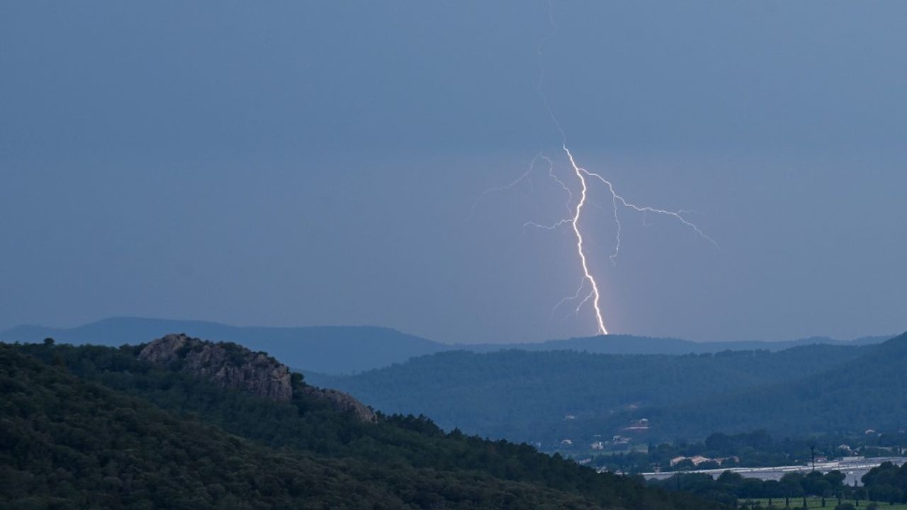 Illustration d'un orage violent sur le sud de la France