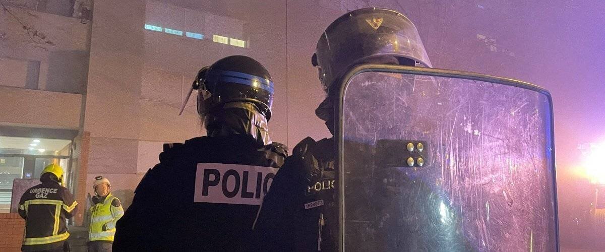 Incendie dans le quartier de la Devèze à Béziers lors d'une nuit de violences