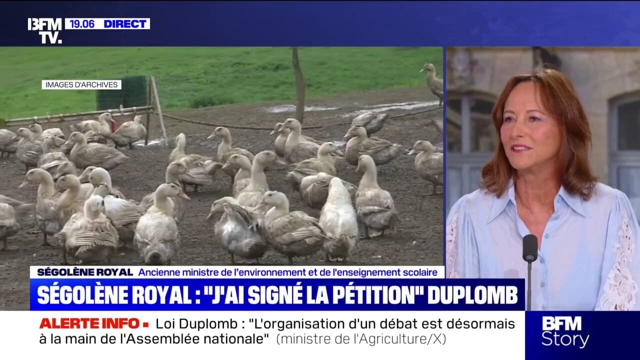 Ségolène Royal lors de la signature de la pétition contre la loi Duplomb