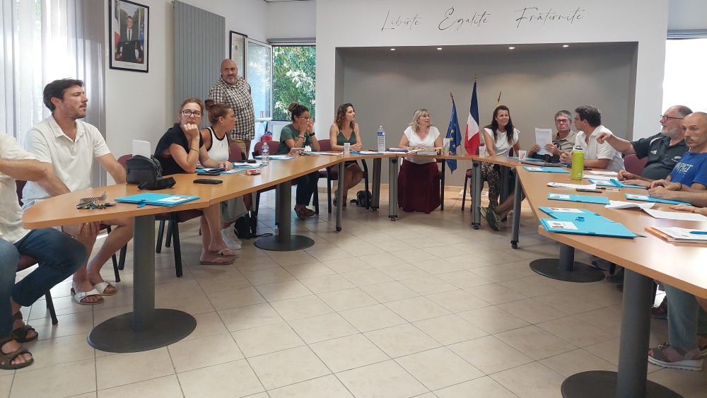Le conseil municipal du Plan-d'Aups lors du vote du nouveau PLU