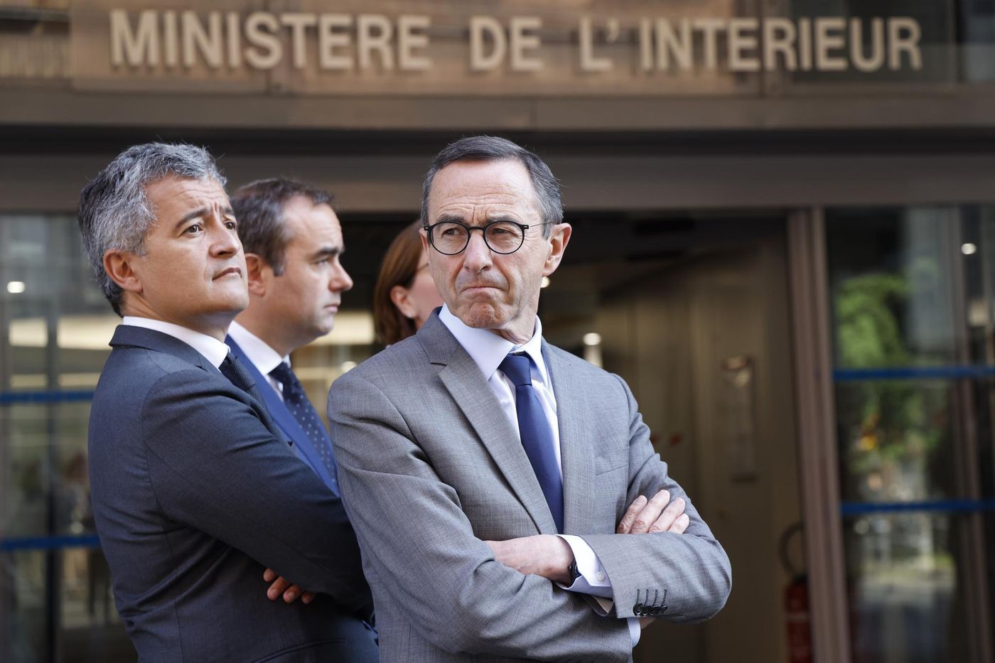 Bruno Retailleau attendant Emmanuel Macron