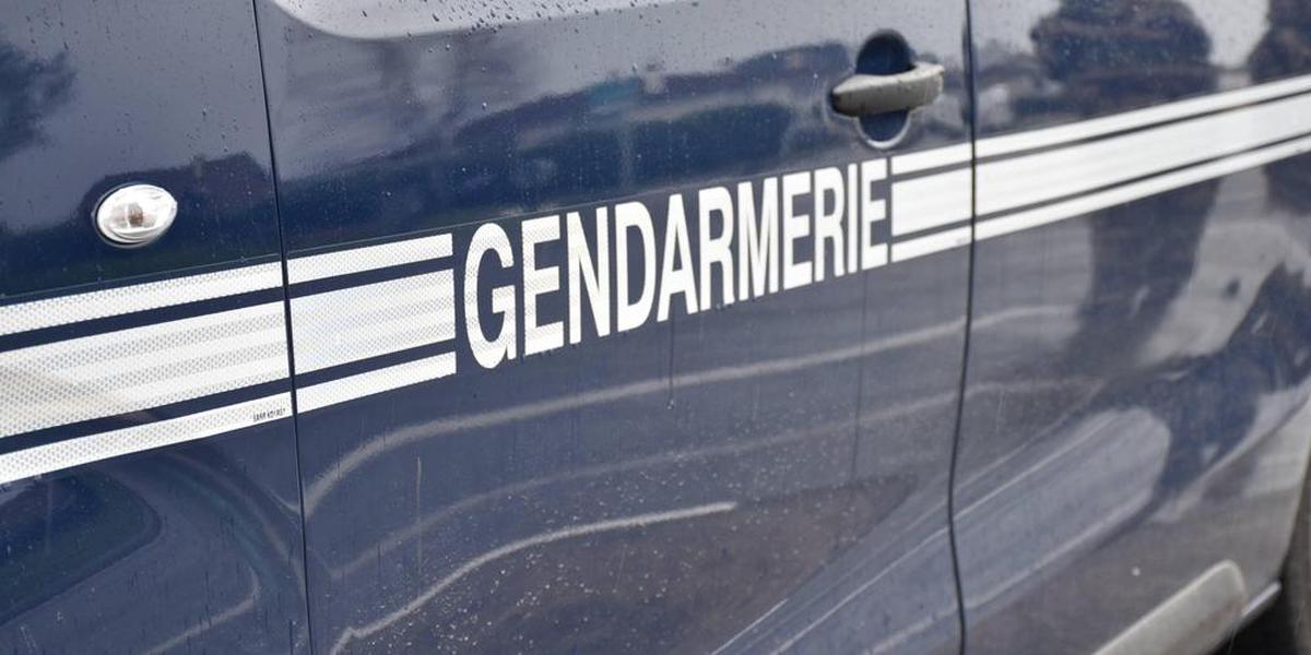 Enquête en cours dans une maison normande